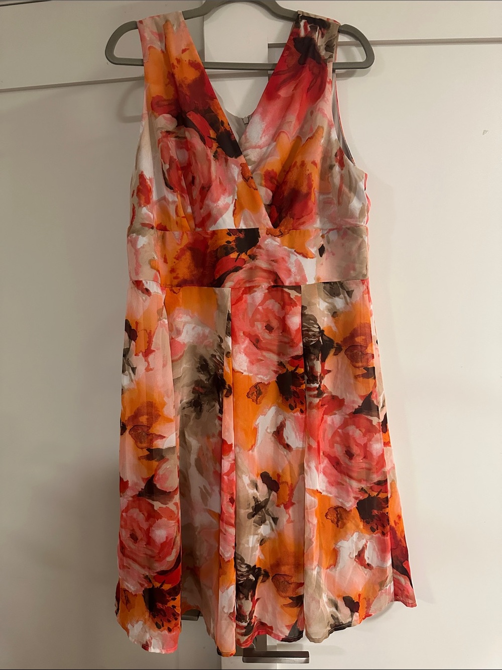 Long Elegant Legs Floral V-Neck Midi Dress in Coral, Orange & Cream. Size: 18T